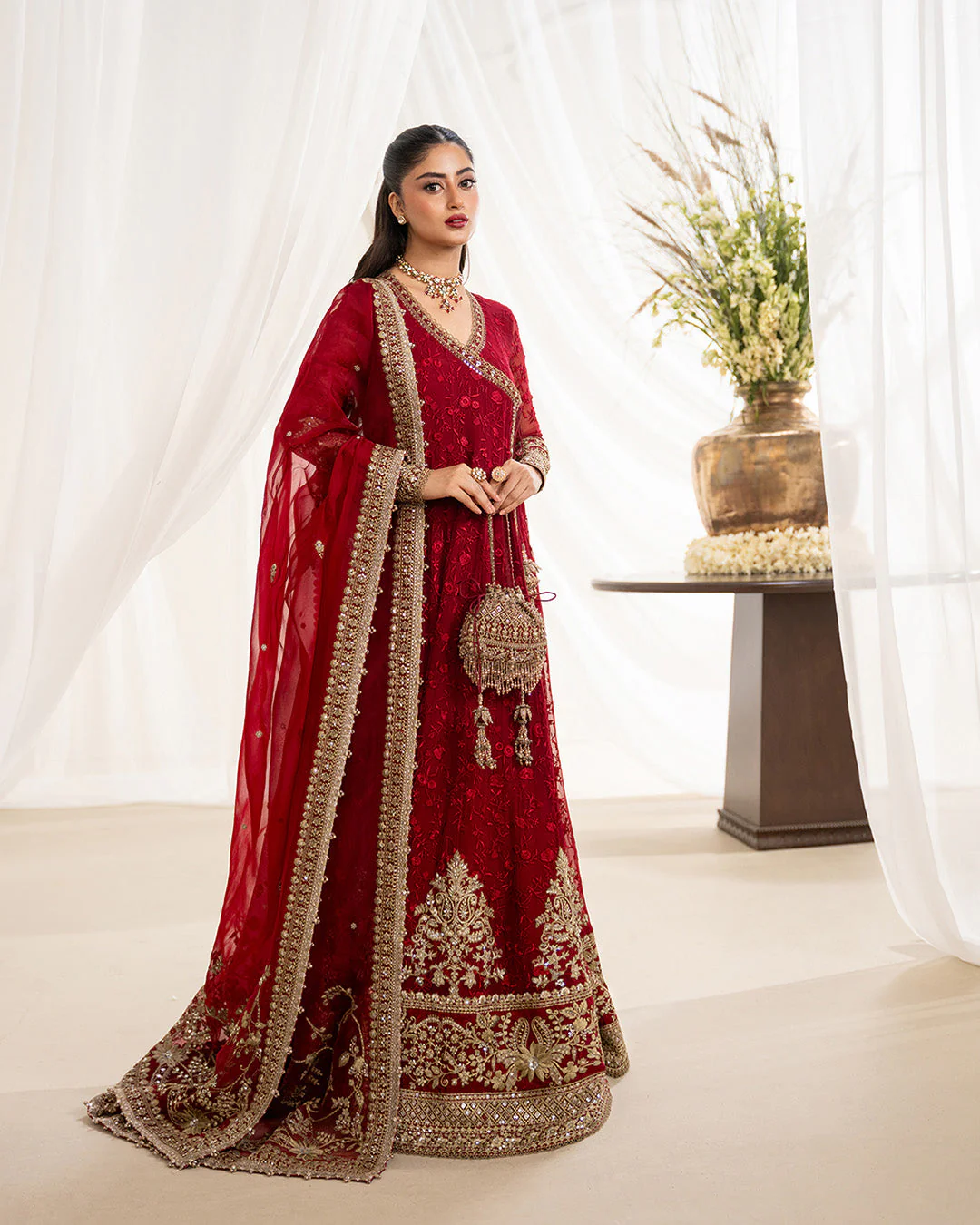 Why Buy Pakistani Clothes Online UK Instead of High Street? Why Buy Pakistani Clothes Online UK Instead of High Street?